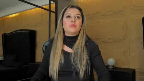 Sophia online show from 10.05.25