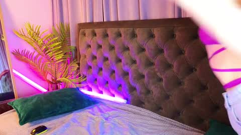 Sophia online show from 12.21.24