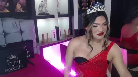 Snapshot of sophia_hott01 chatting on 10.22.25 sophia_hott01 online show from 10.22.25