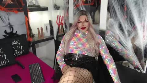 Snapshot of sophia_hott01 chatting on 10.31.25 sophia_hott01 online show from 10.31.25