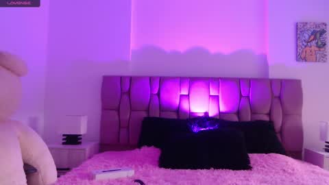 Sophia Carson online show from 01.12.25