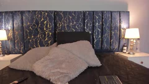 Sofia  online show from 10.17.25