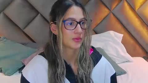 Sofia online show from 12.22.25