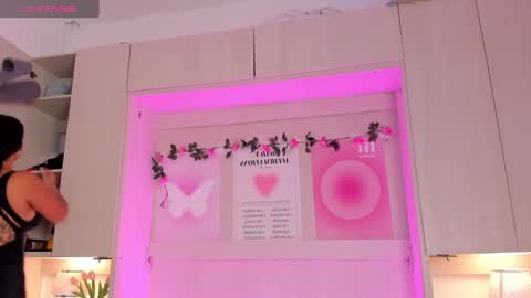  S O P H I A  online show from 02.01.25