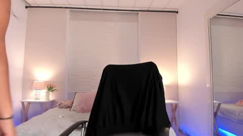  S O P H I A  online show from 02.12.26