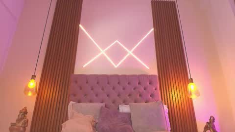 sophia_turneer online show from 11.30.25