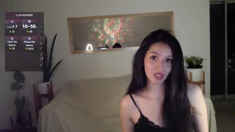 Snapshot of sophia_whispers chatting on 11.12.25 Sophia online show from 11.12.25