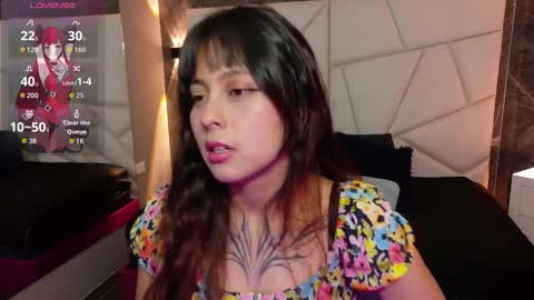 Snapshot of sophiaa_7 chatting on 10.29.25 Sophi online show from 10.29.25