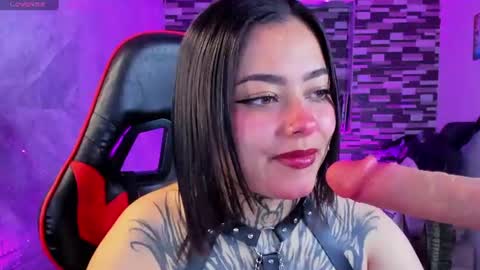 Snapshot of sophiaa_cherry chatting on 07.18.26 Sophia online show from 07.18.26