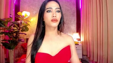 Snapshot of sophiaandresx chatting on 11.22.25 UR HOT SOPHIA online show from 11.22.25