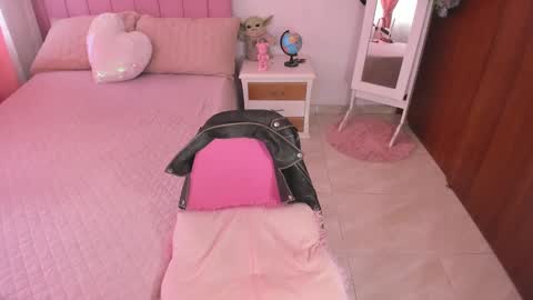 Snapshot of sophiaparker_ chatting on 02.13.25 online show from 02.13.25