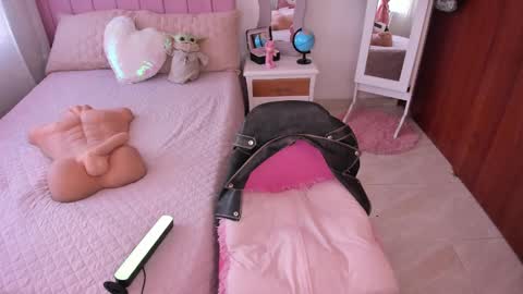 Snapshot of sophiaparker_ chatting on 02.18.25 online show from 02.18.25