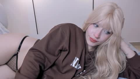 sophiarommie online show from 11.29.25