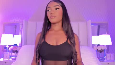 SophiaSmiths online show from 10.14.25