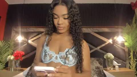 Snapshot of sophiasmiths_ chatting on 06.23.26 SophiaSmiths online show from 06.23.26