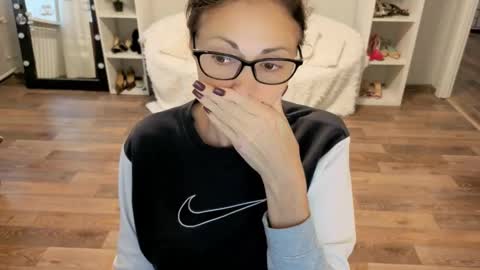 Snapshot of sophie_caring chatting on 10.26.25 Sophie online show from 10.26.25