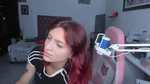 Snapshot of sophie_dolly_ chatting on 06.14.26 sophie doll online show from 06.14.26