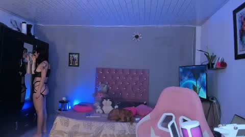 Snapshot of sophie_dolly_ chatting on 07.19.26 sophie doll online show from 07.19.26