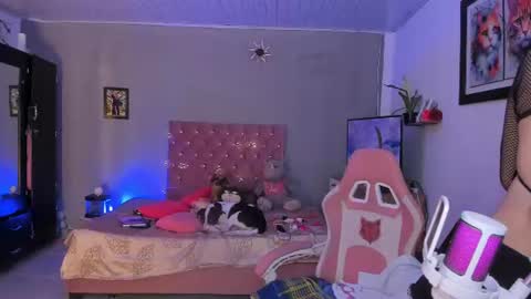 Snapshot of sophie_dolly_ chatting on 07.23.26 sophie doll online show from 07.23.26