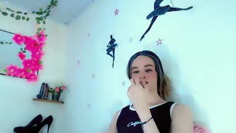 Snapshot of sophie_miaa chatting on 01.15.25 sophie_miaa online show from 01.15.25