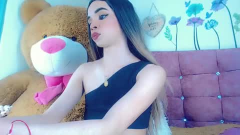 Snapshot of sophie_miaa chatting on 02.11.25 sophie_miaa online show from 02.11.25