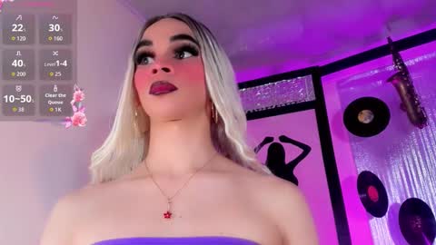 Snapshot of sophie_miaa chatting on 10.10.25 sophie_miaa online show from 10.10.25