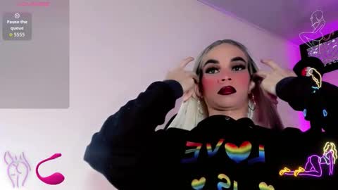 Snapshot of sophie_miaa chatting on 10.15.25 sophie_miaa online show from 10.15.25