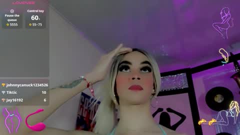 Snapshot of sophie_miaa chatting on 10.28.25 sophie_miaa online show from 10.28.25