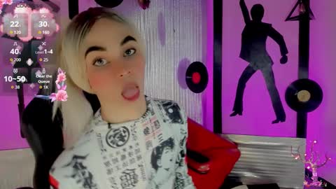 Snapshot of sophie_miaa chatting on 10.29.25 sophie_miaa online show from 10.29.25