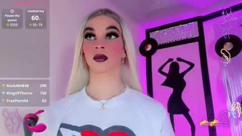 Snapshot of sophie_miaa chatting on 11.05.25 sophie_miaa online show from 11.05.25