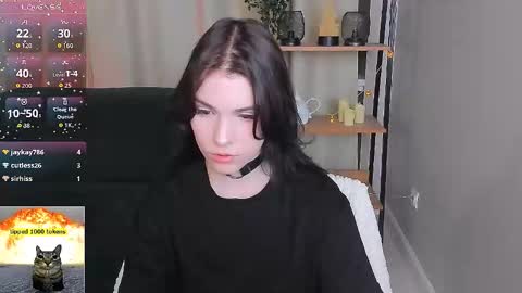 sophie_nomenal_ online show from 09.17.25