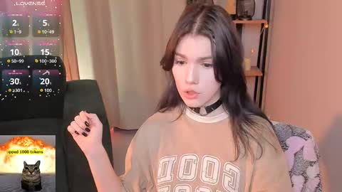 sophie_nomenal_ online show from 09.19.25