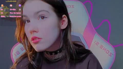 sophie_nomenal_ online show from 05.12.26