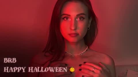 Snapshot of sophie_rocks chatting on 10.15.25 Sophie online show from 10.15.25