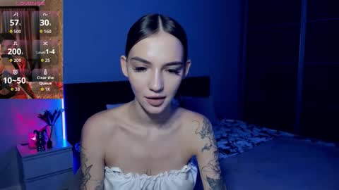 Snapshot of sophiecherrie chatting on 09.29.25 Sophie online show from 09.29.25