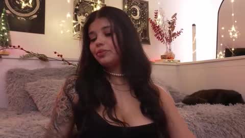 Sophiee  online show from 12.19.25