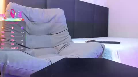 sophieharris__ online show from 09.15.25