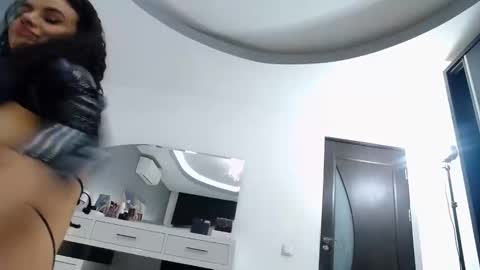 Sophie online show from 02.15.25