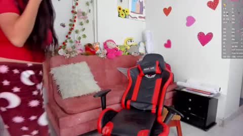 Snapshot of sophielamour chatting on 11.16.25 Sophie LAmour online show from 11.16.25