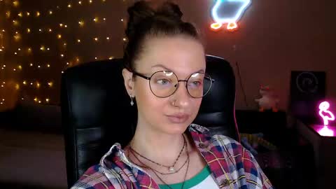 Snapshot of sophieleroux chatting on 04.24.26 sophieleroux online show from 04.24.26