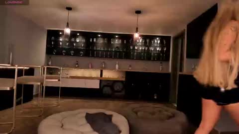 Sophie  Palmer online show from 02.15.25