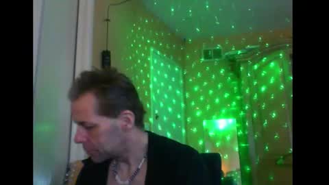 Snapshot of sophiestar12 chatting on 12.20.24 Sophiestar online show from 12.20.24