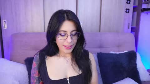 Snapshot of sophiiecums chatting on 05.06.26 Sophiie online show from 05.06.26
