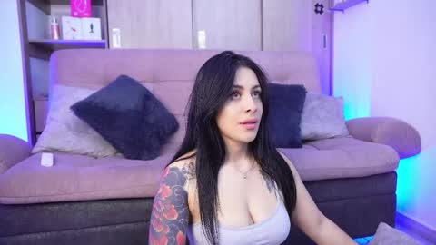 Snapshot of sophiiecums chatting on 05.15.26 Sophiie online show from 05.15.26