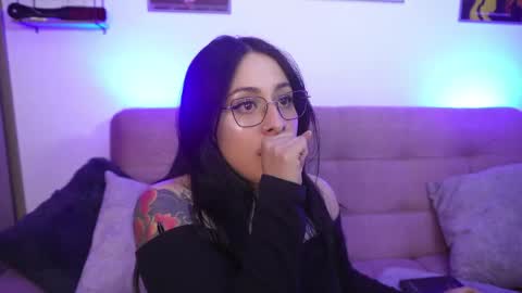 Snapshot of sophiiecums chatting on 05.22.26 Sophiie online show from 05.22.26