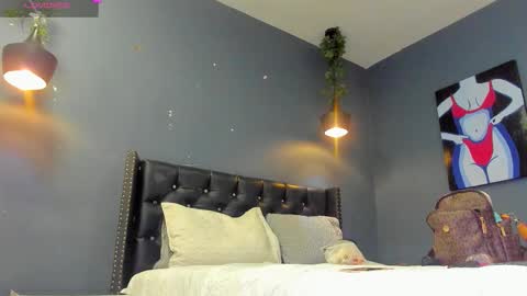 Sophie Taylor online show from 10.13.25