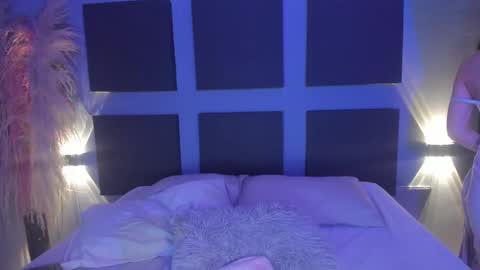 SOPHY ROGERS online show from 12.27.24