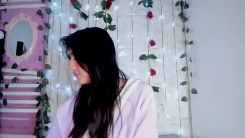 SOPHY ROGERS online show from 03.07.25