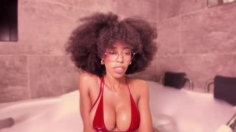 Snapshot of sophye_ebanov chatting on 03.29.26 SEE U HERE OF online show from 03.29.26