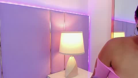 Snapshot of sophyruiz_ chatting on 10.07.25 Sophy online show from 10.07.25